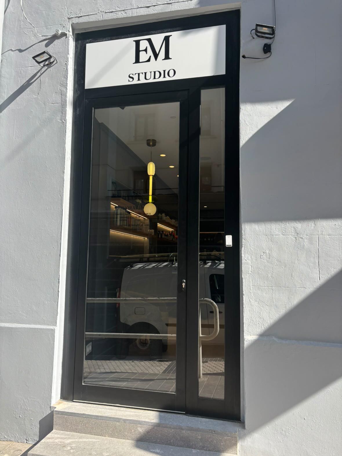 EM studio ha abierto en el Paseo de Heriz – DonoSShopping